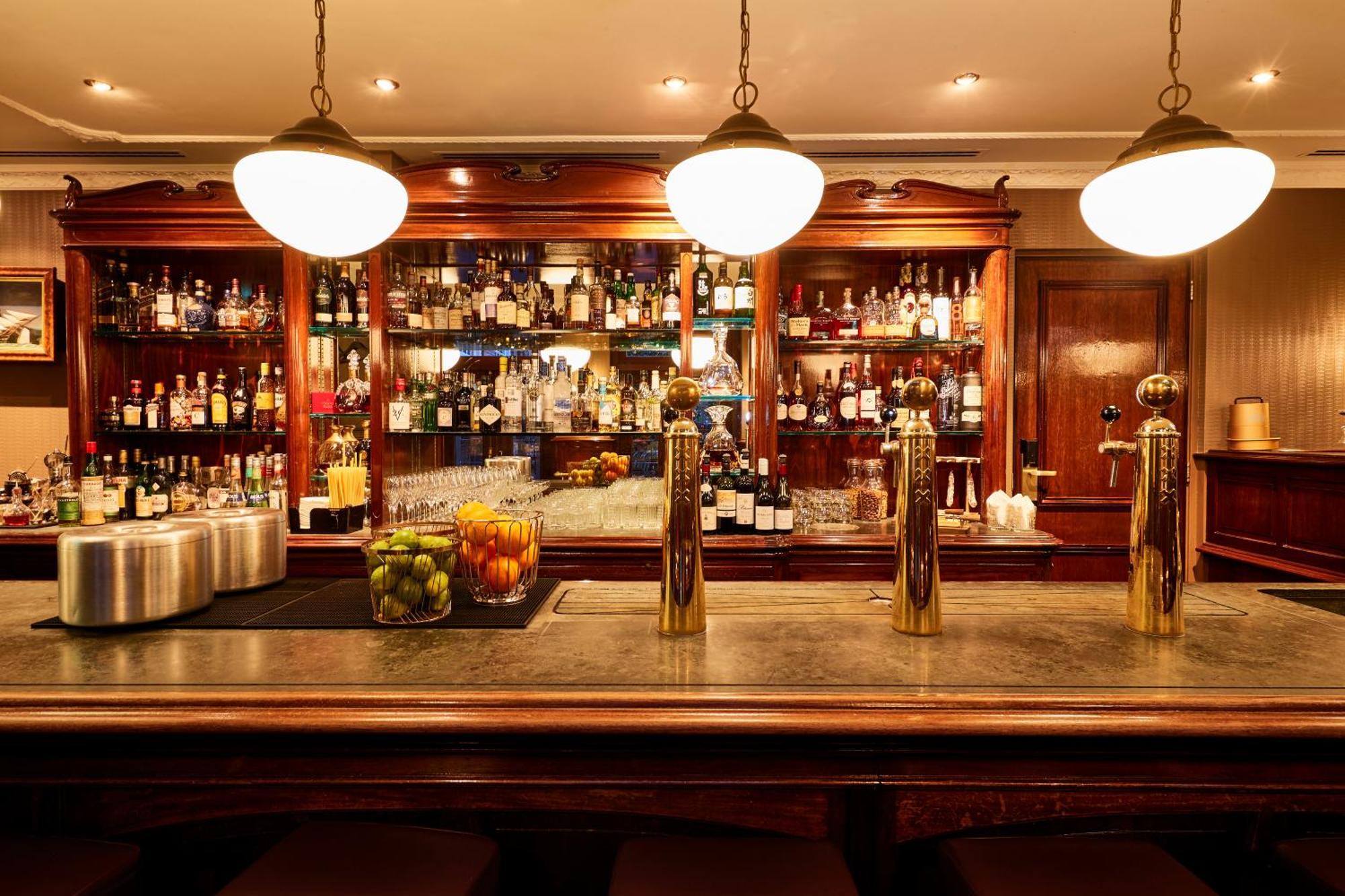 Sofitel Legend The Grand Amsterdam Hotel Exterior photo The bar at the Savoy